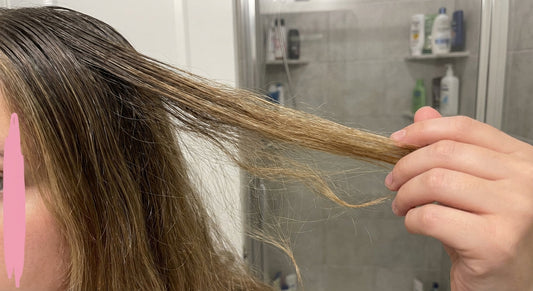 oily roots with dry ends of hair